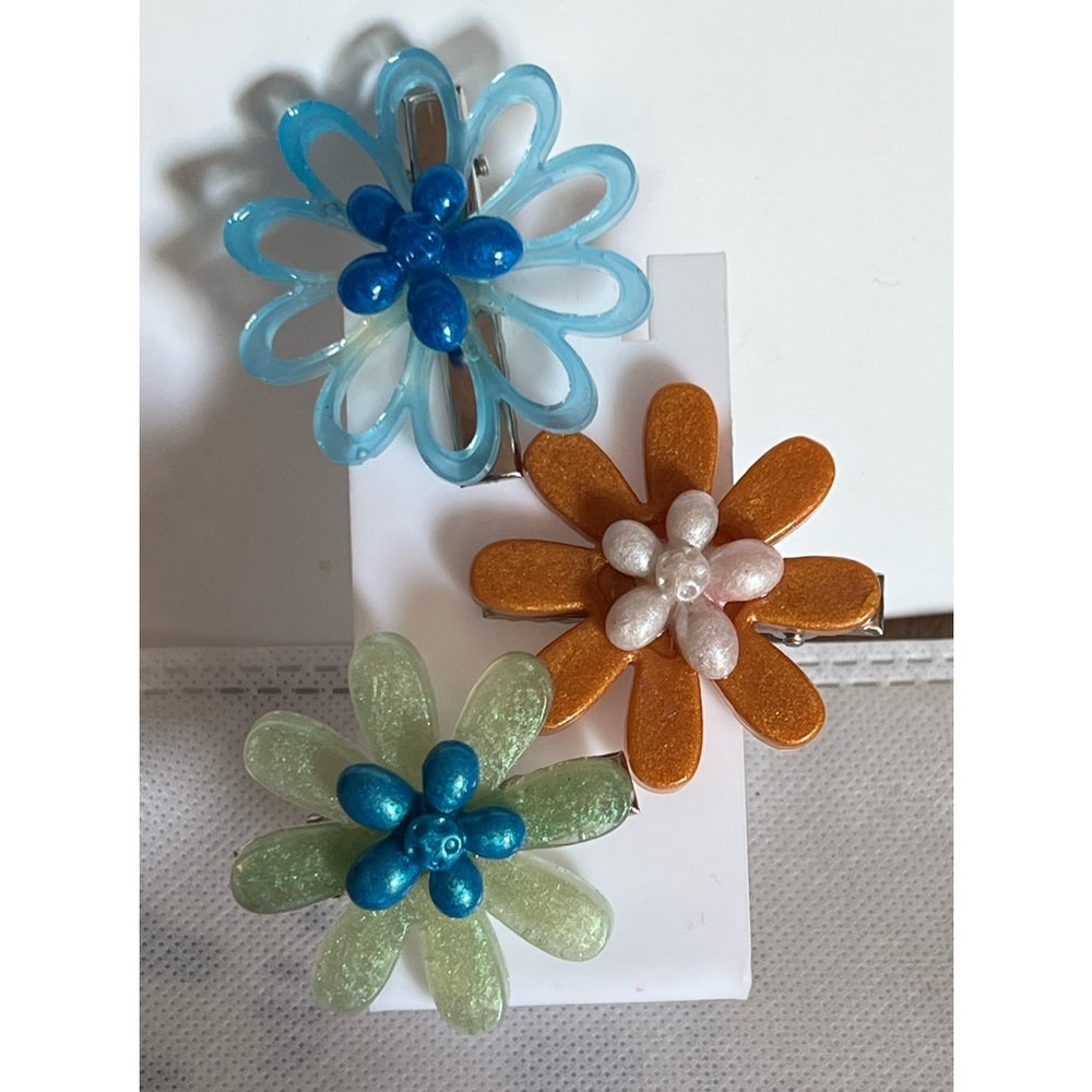 Flower barrettes